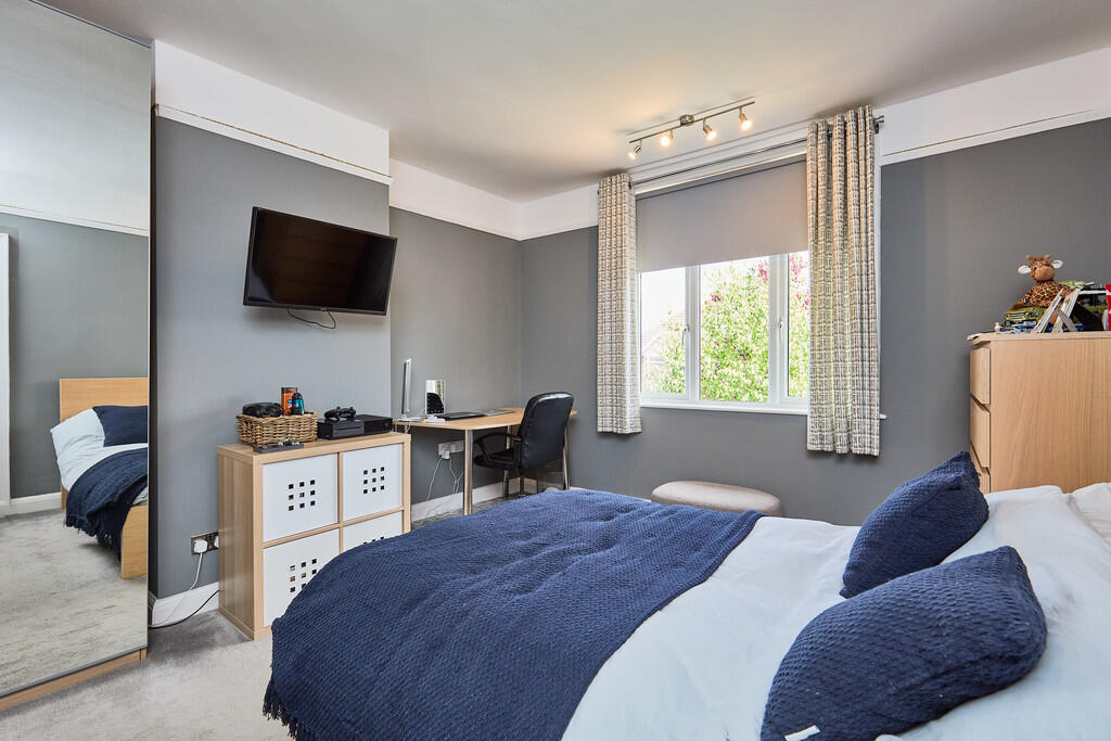 Edward Knight 202...