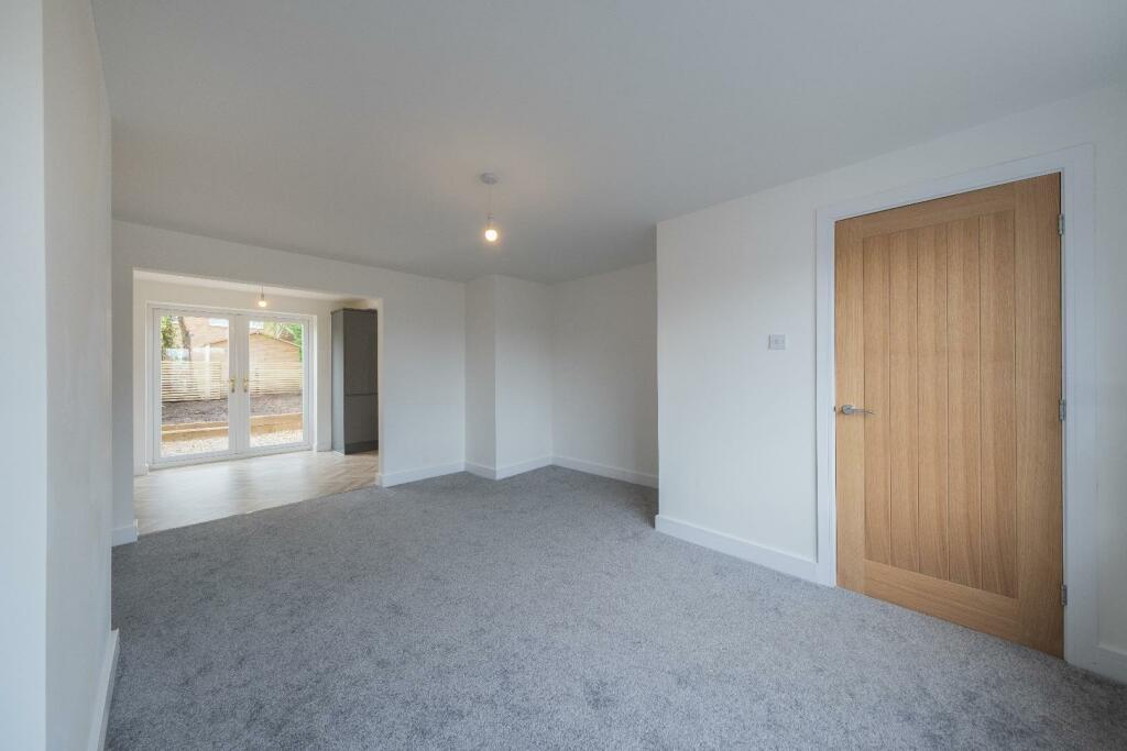 23 Oathills Drive-010.jpg