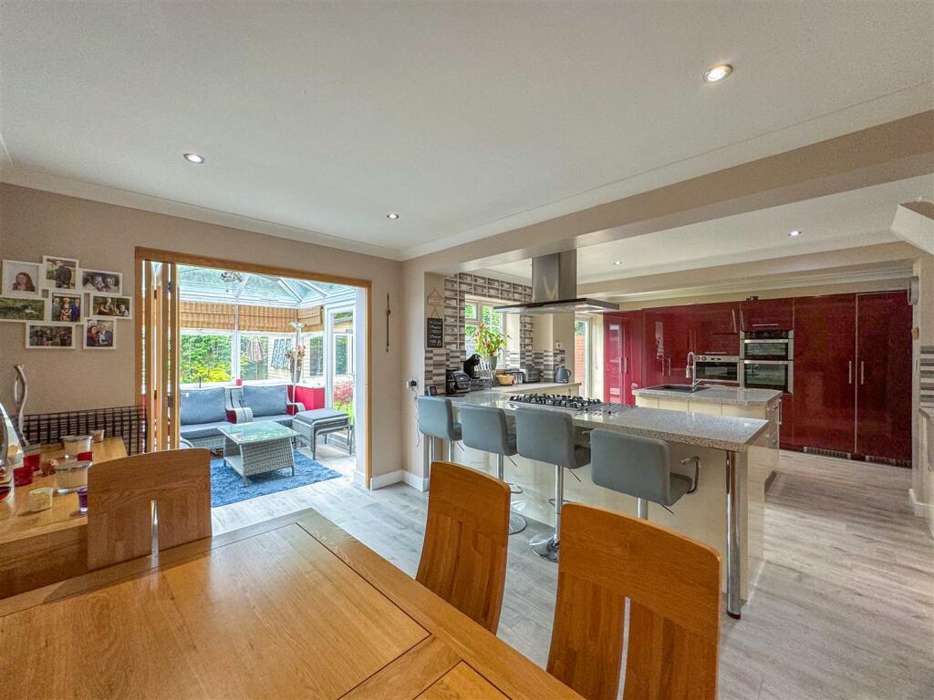 Wadebridge Drive - Image-18.jpg