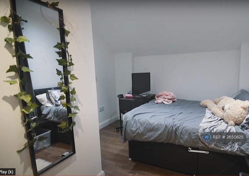 Room 6 (Ensuite Room) 