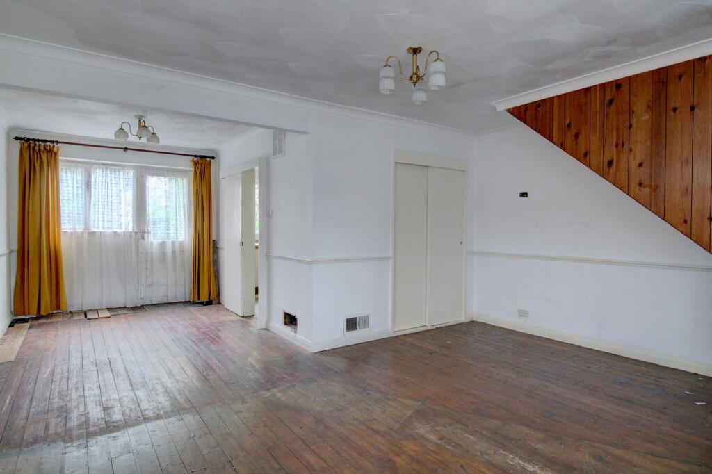 Living-dining room b