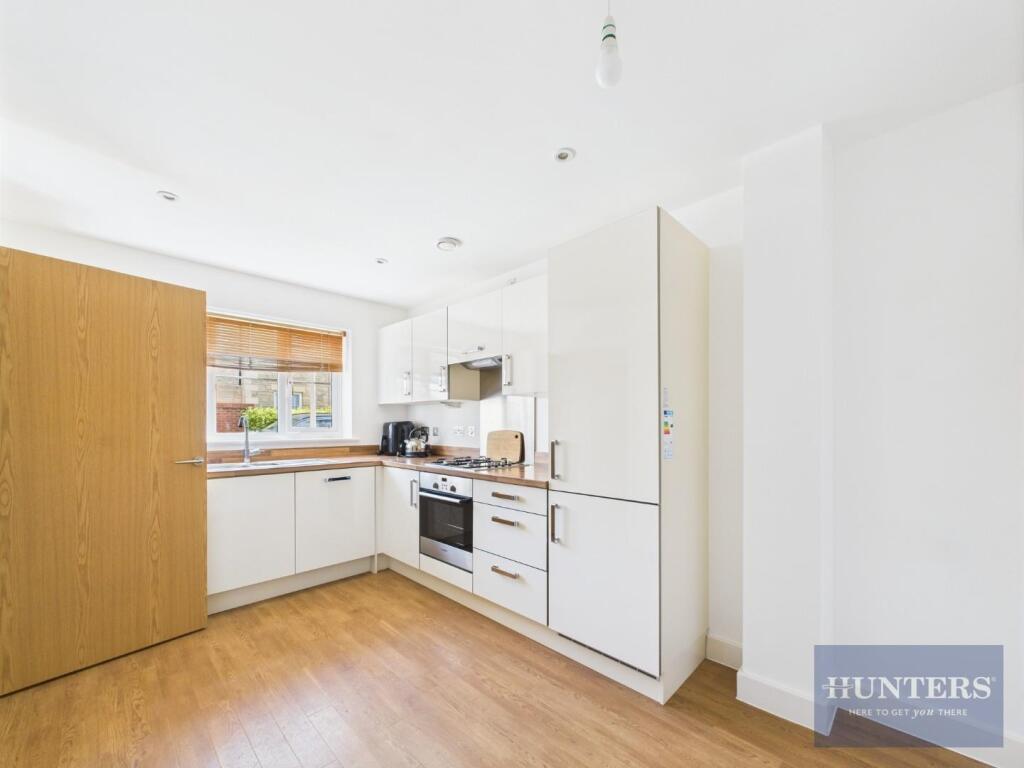 Kitchen / Dining Area