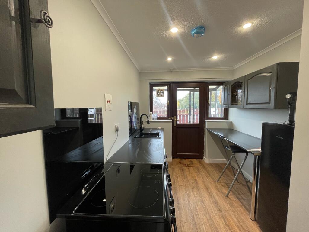 43 Carlton - Kitchen