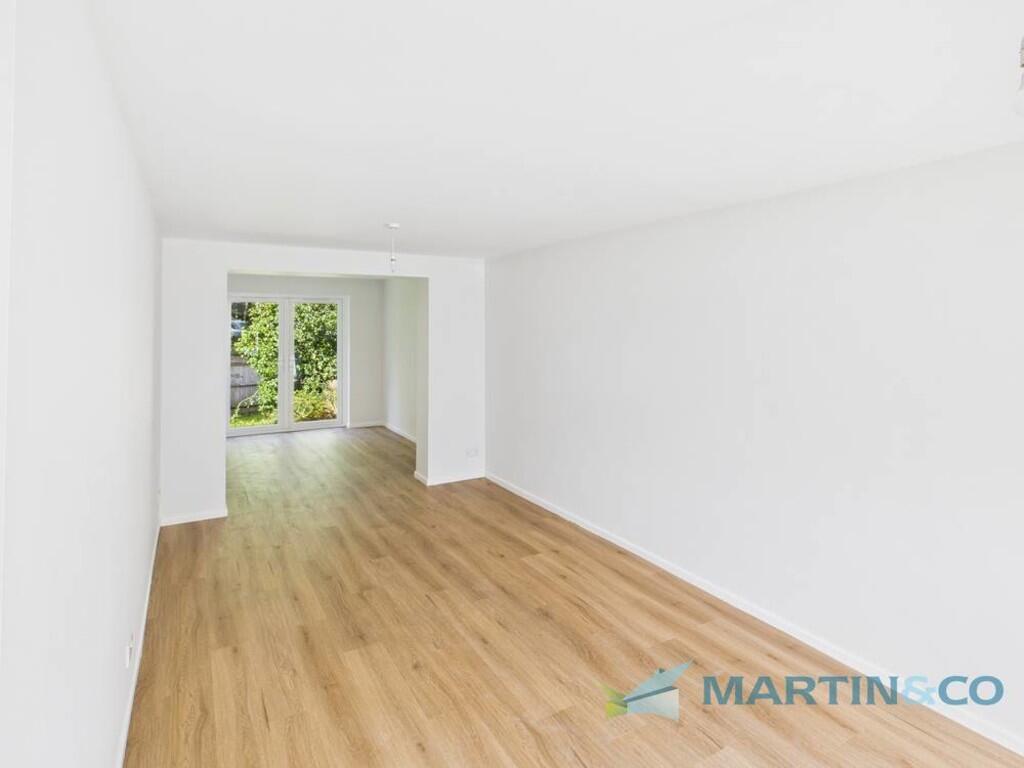 CAM02145G0-PR0075...