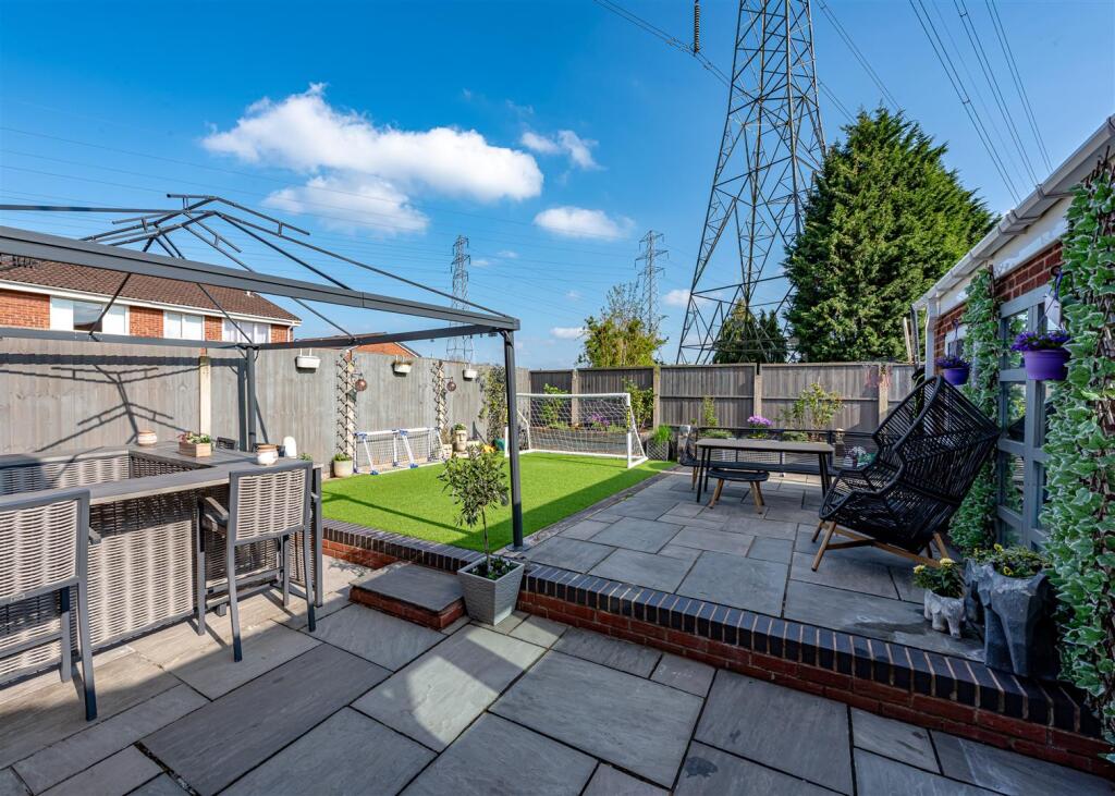 18 Brindley Close-External (3).jpg