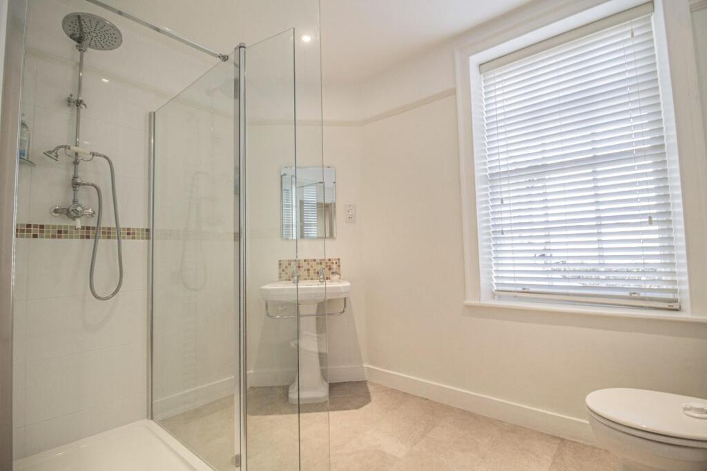 31 Well Street [First Floor Shower Room] 01.jpg