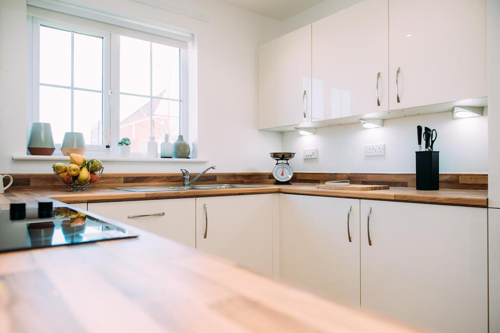 Kitchen 2.jpg