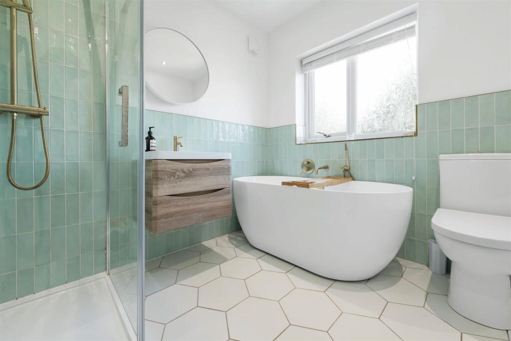 472 Lode Lane, Solihull, B92 8NX_18.jpg