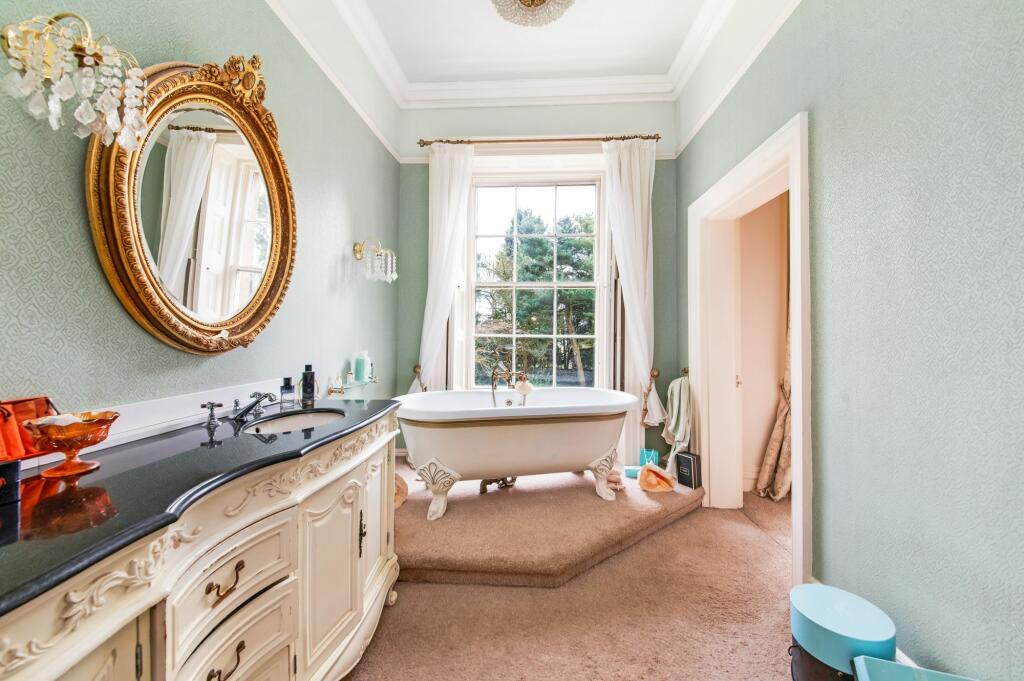 BEDROOM ONE EN-SUITE