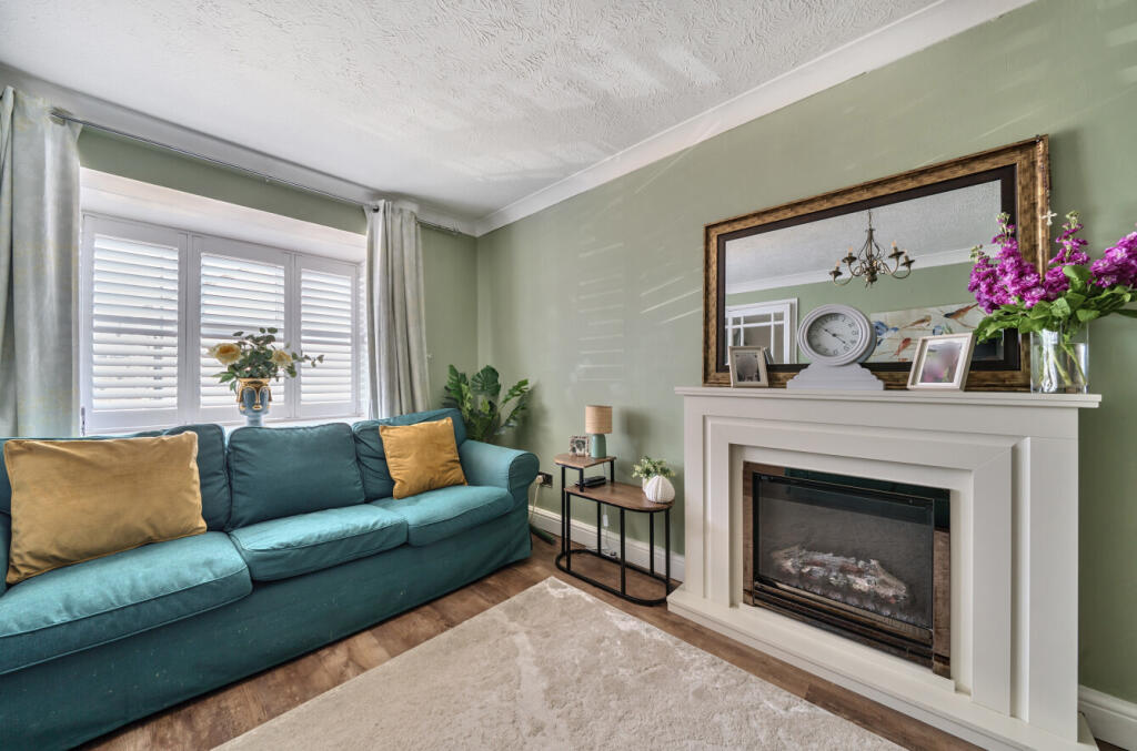 1313884-5-68625af...