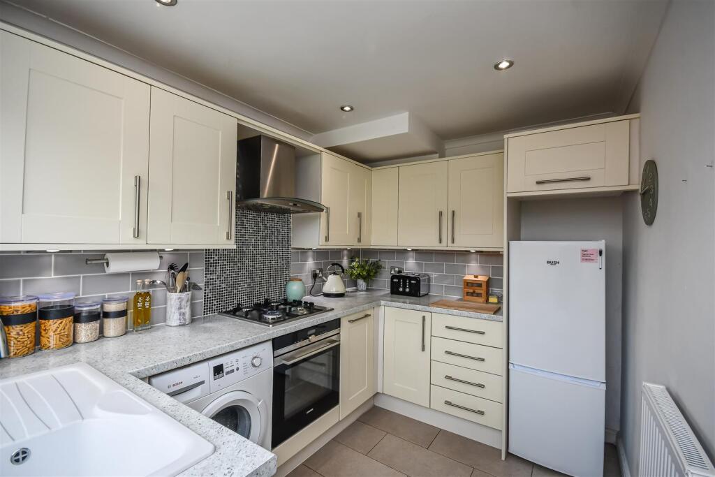 36 The Meadlands-Kitchen.jpg