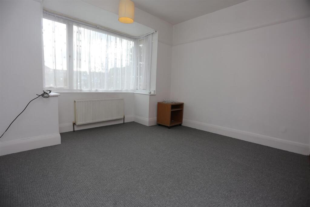 23 Riverside bed2.JPG