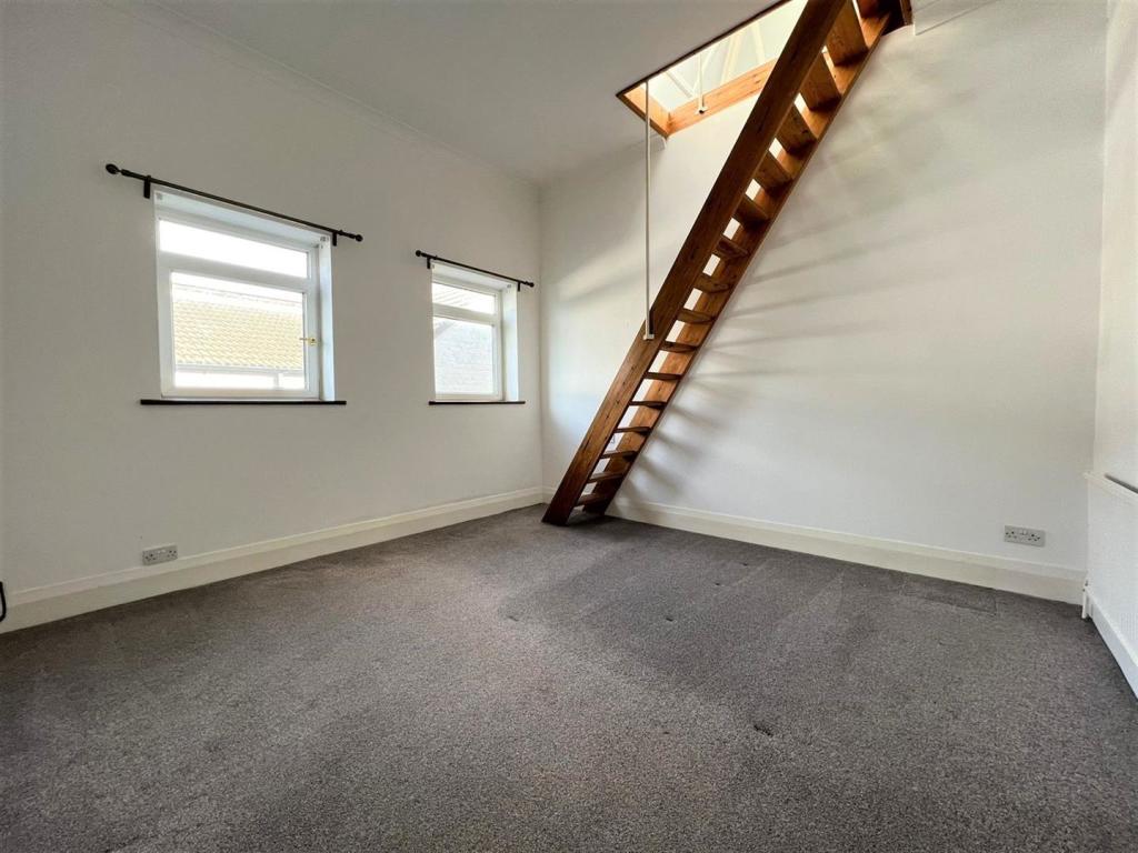 Bedroom 2.jpg