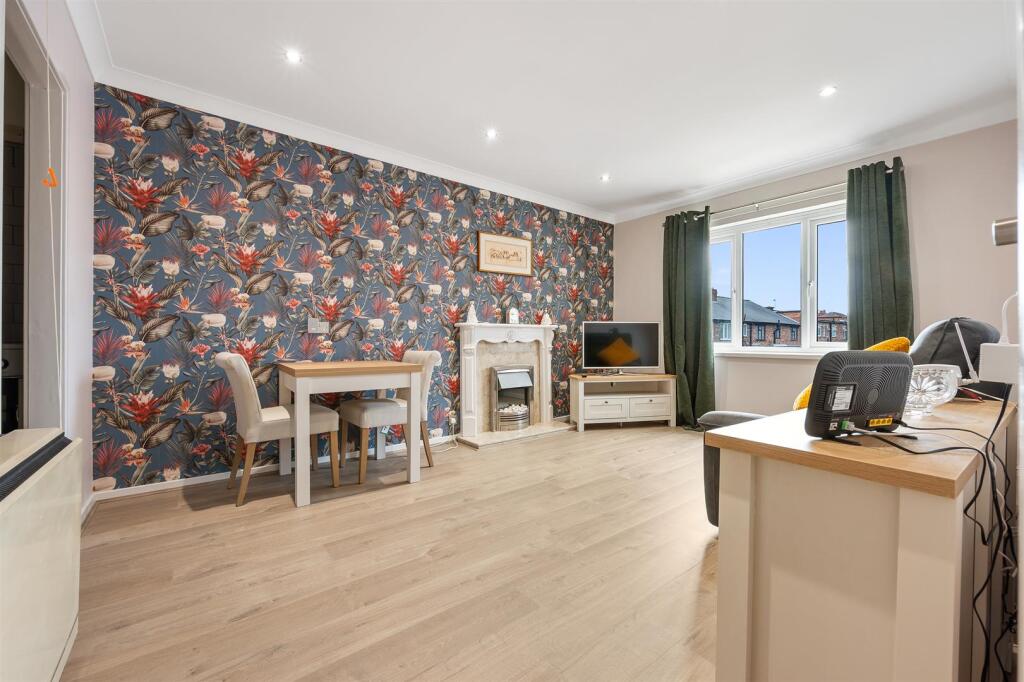 26 Oulton Court HDR-2.jpg