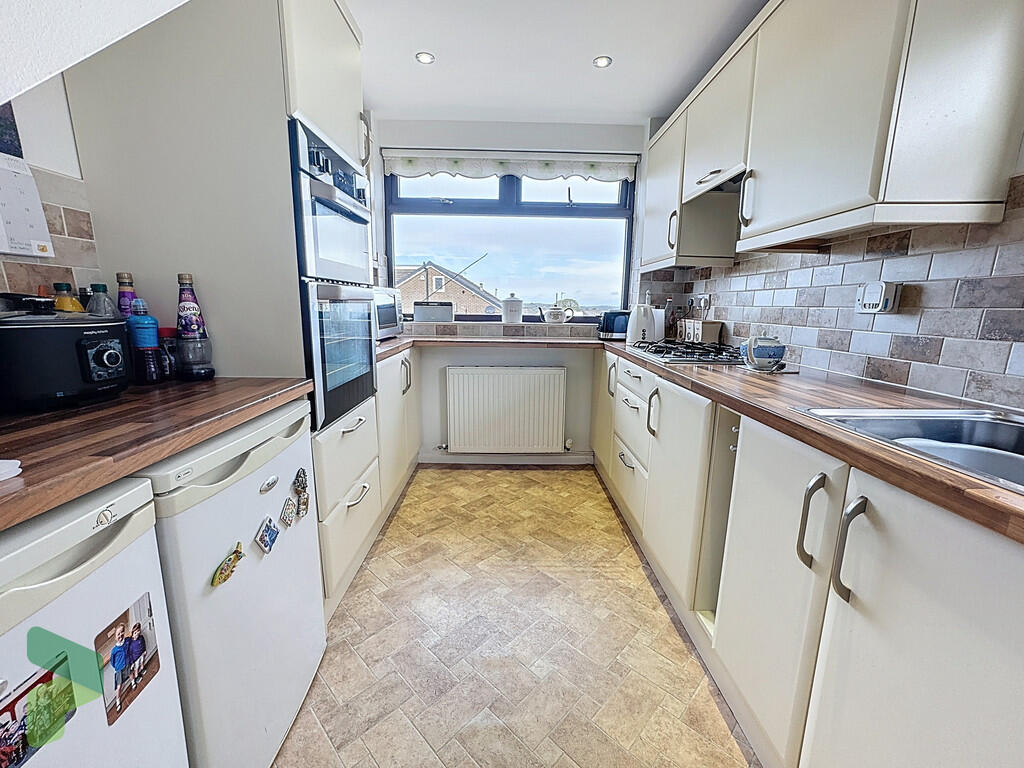 Fitted kitchen 