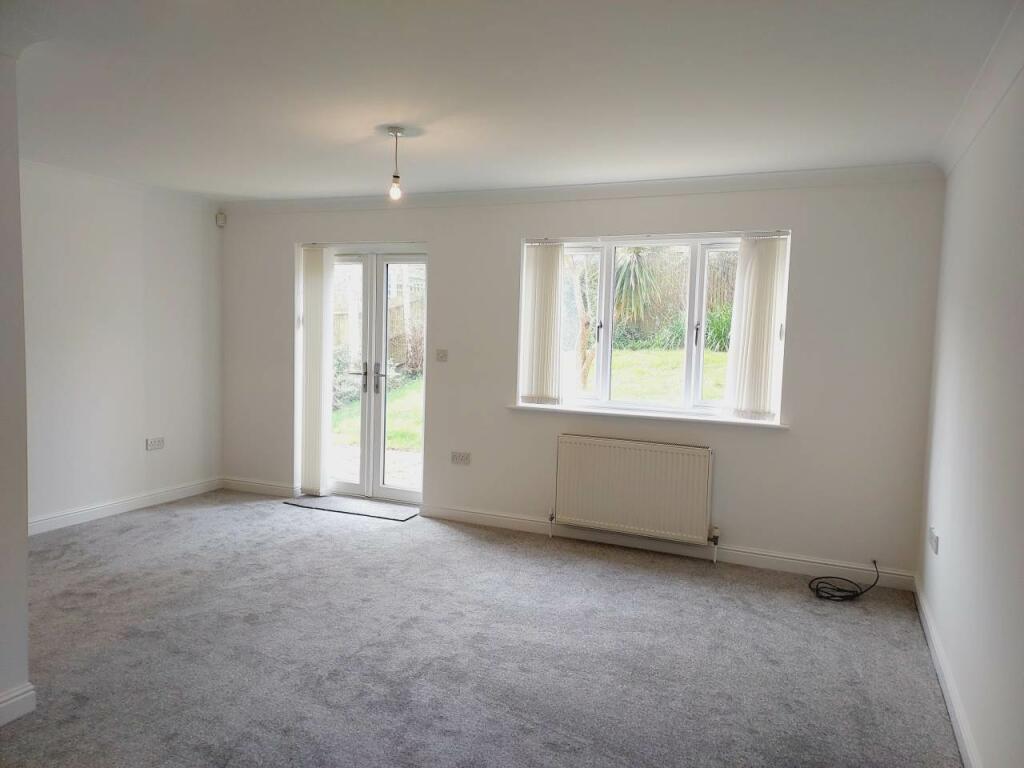 Living room aspect3