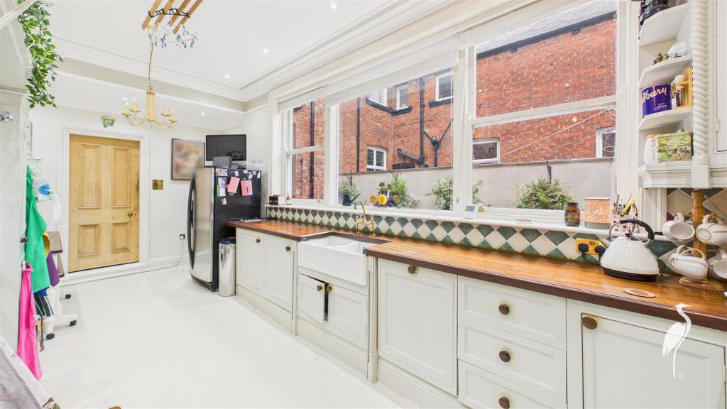 Breakfasting Kitchen