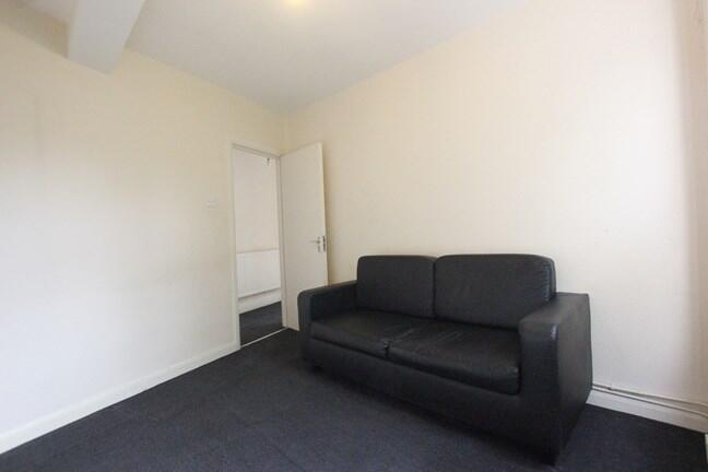 27B Crouch Hill Loun