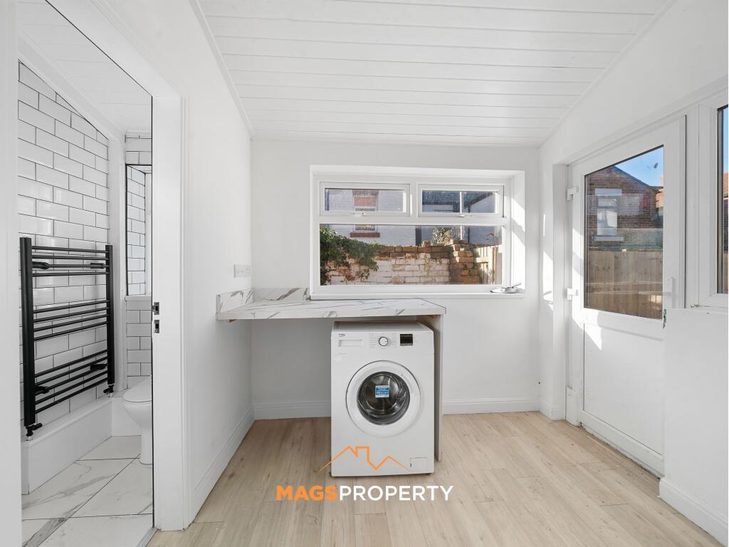 Utility Room/Shower Room