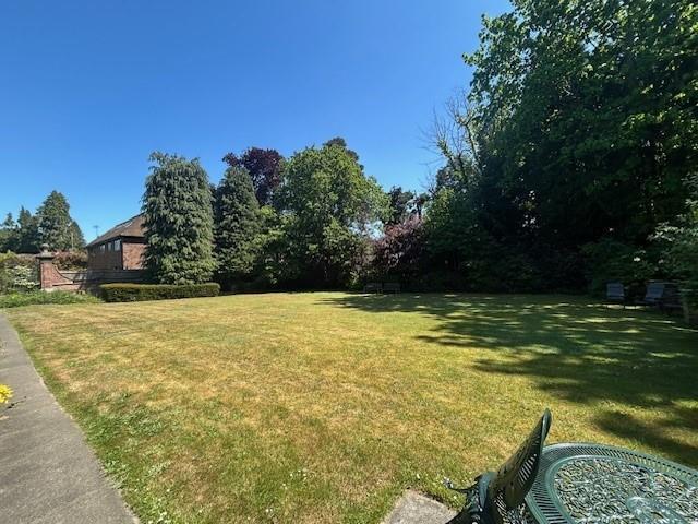 12 Tudor Hall gardens 1.jpg