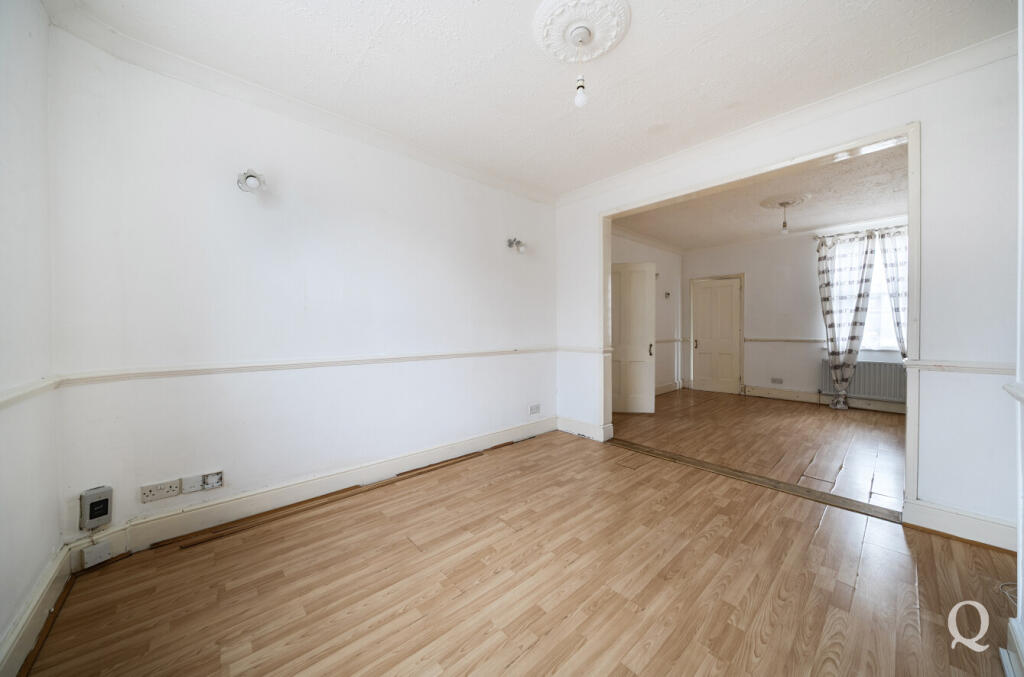 ed76cf5a-a5c6-4b5...