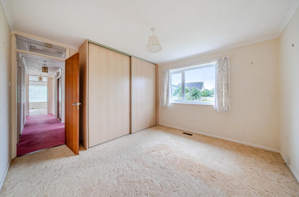 1370550-19-68f8e8...