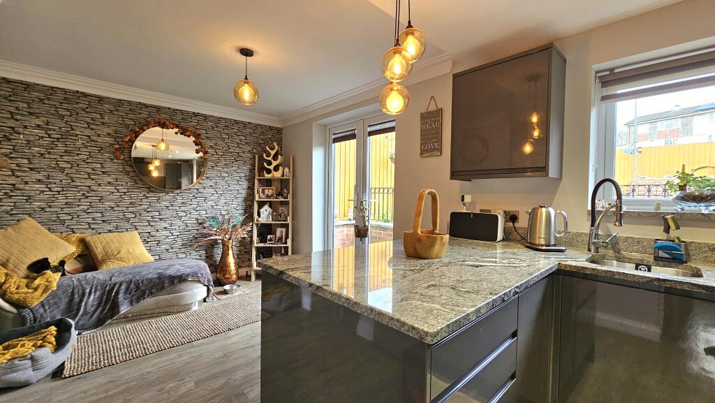 Kitchen / dining room