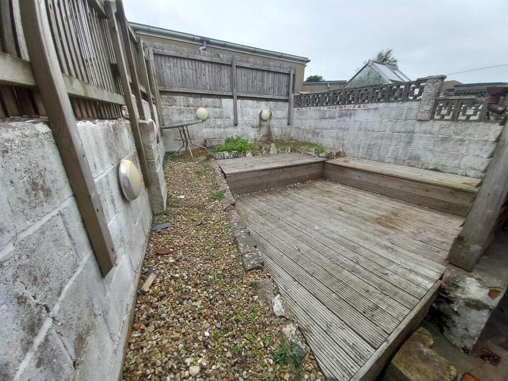 12 Waterloo Tce Gdn.jpg