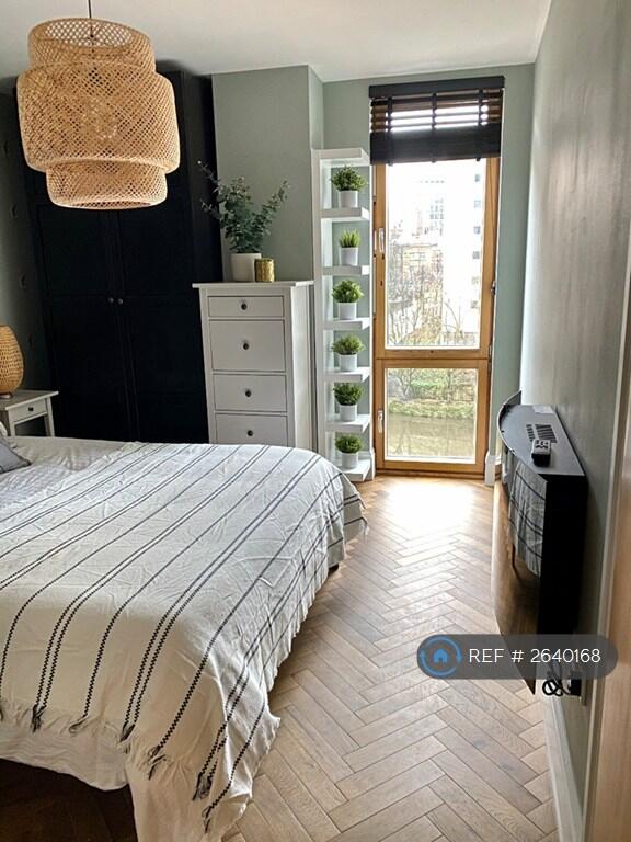 Main Bedroom With Views Of River Irwell