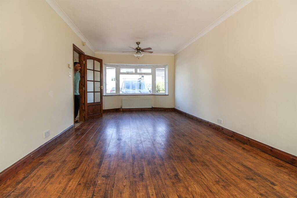 lounge2.jpg