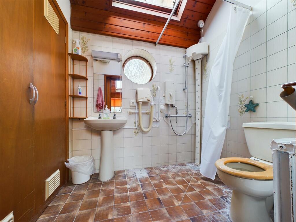 Shower Room to Pool Room