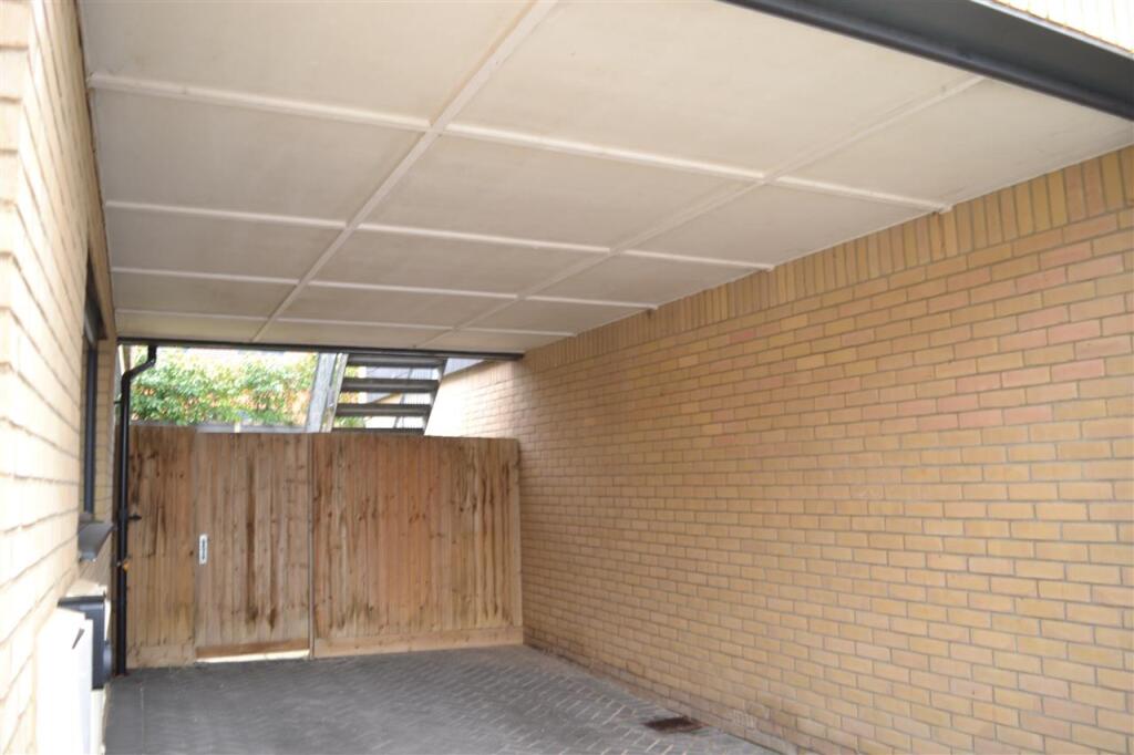 CAR PORT &amp;