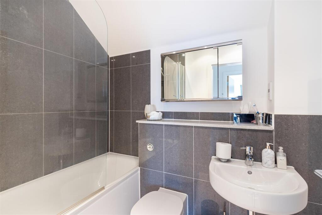 25 Uplands Road Guildford -44.jpg