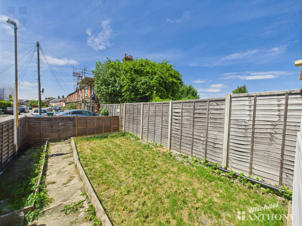 CAM03852G0-PR0340-STILL020