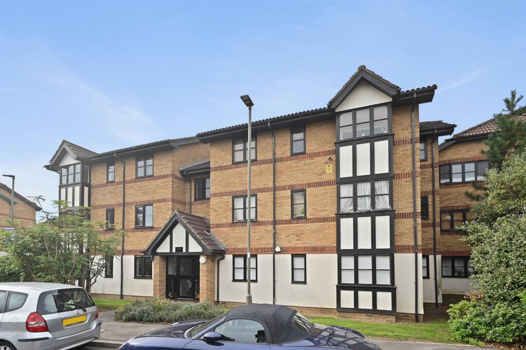 RCLR- 65 woodvale way- exterior 3 (1).jpg