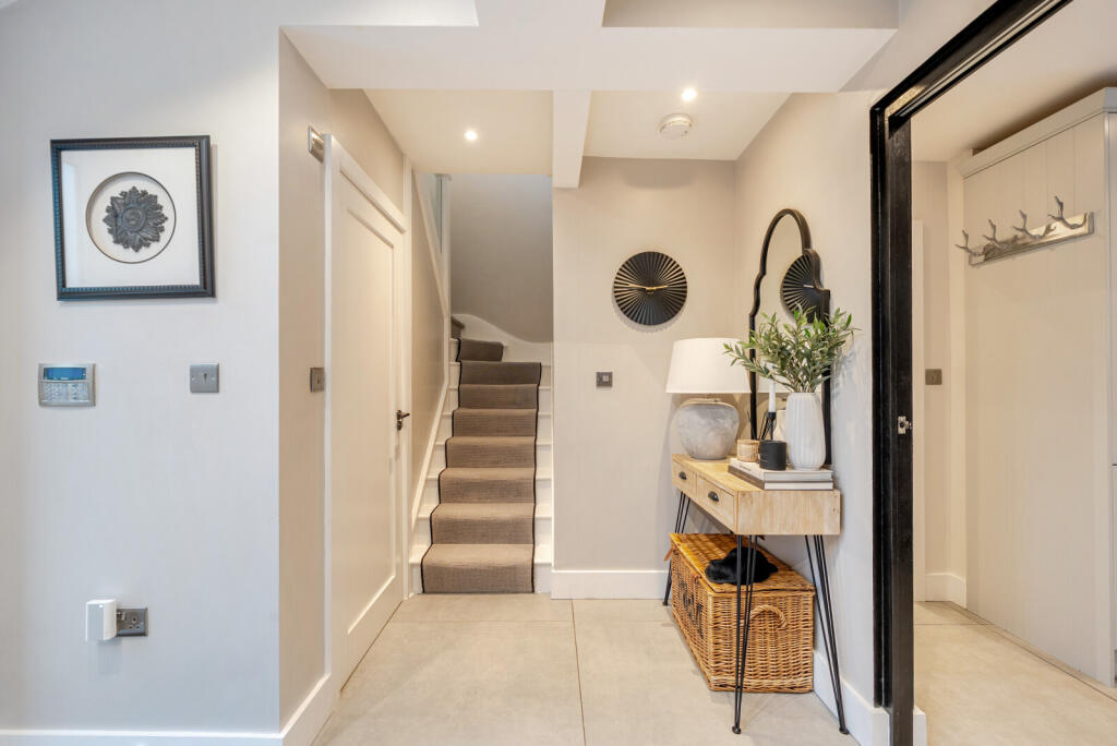 1383560-18-691f31...