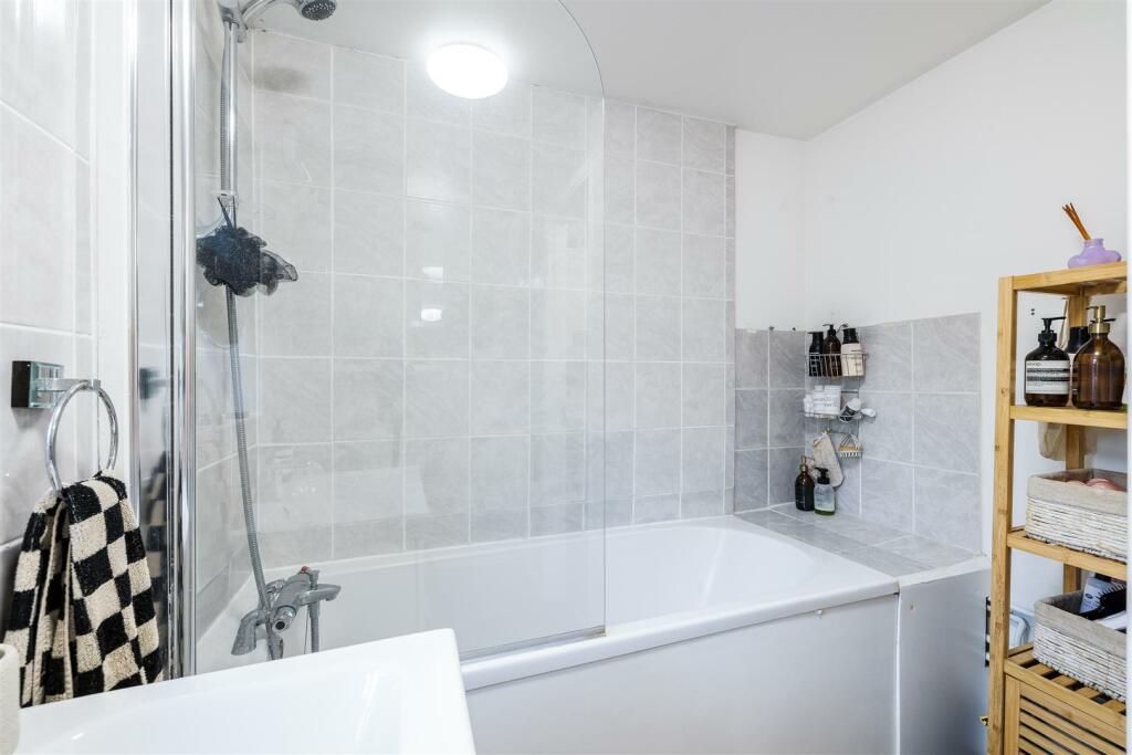 Dawlish Road, E10