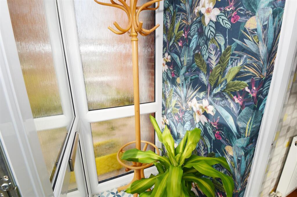 Front porch 1.jpg