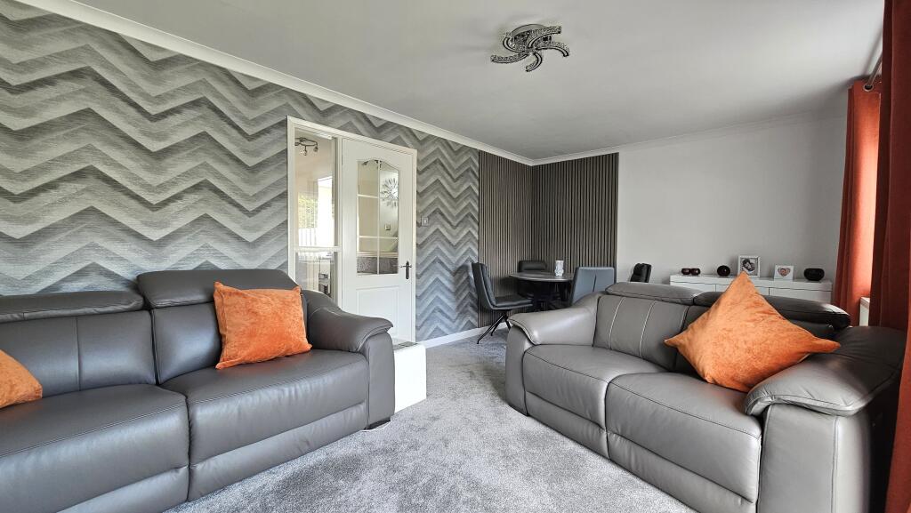 Lounge / dining room