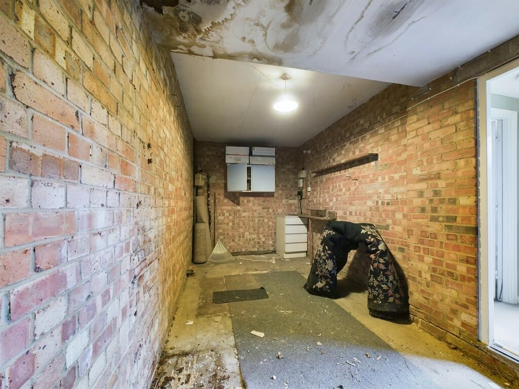 CAM02581G0-PR0042...