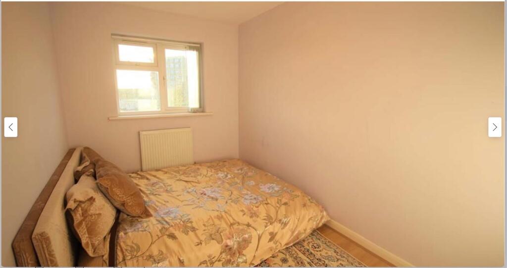 Radcliffe Way_Bed.jpg