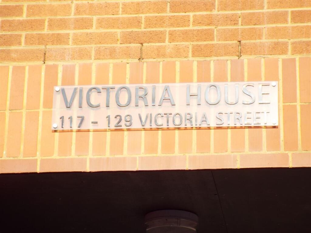 Flat 8, Victoria House, Victoria Street -  (6).JPG