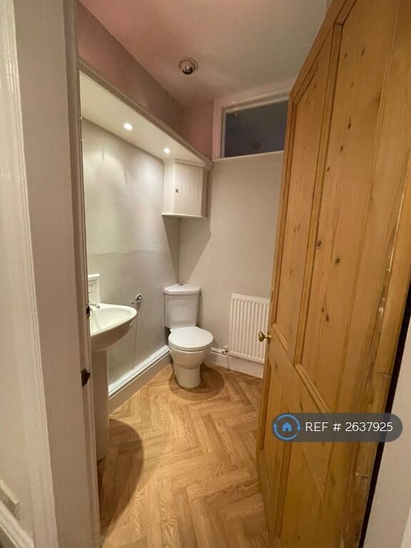 Room 1 En Suite Bathroom