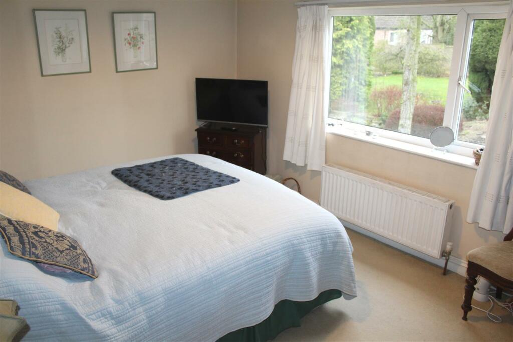 BEDROOM 2 (REAR)