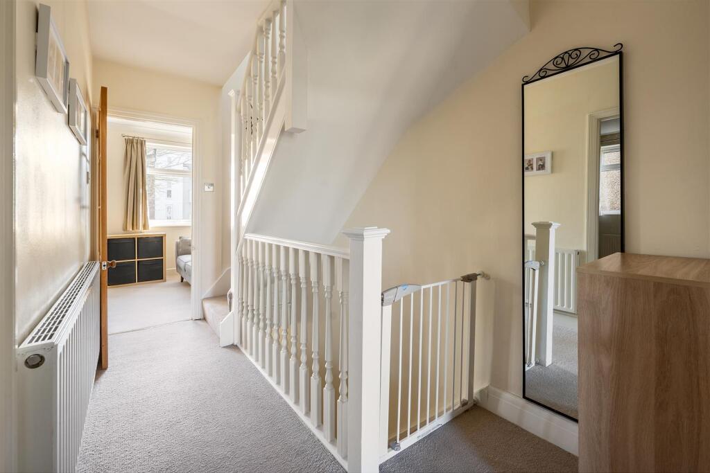 Heathcote Grove E4