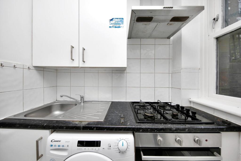 Kitchen     .jpg