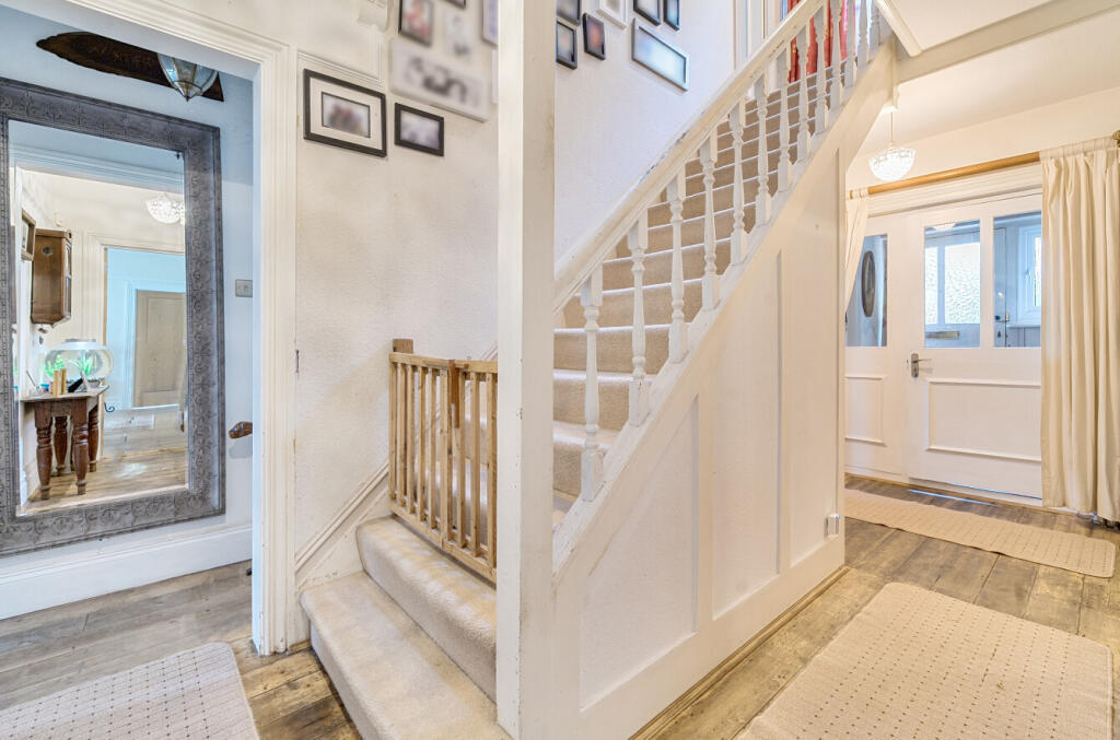 1364201-6-68e6506...