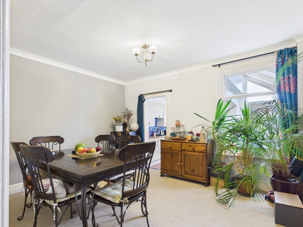 CAM01354G0-PR0569-STILL001