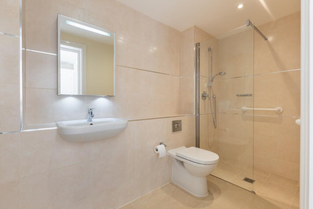 Main Bedroom Ensuite