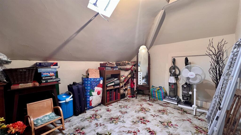BOX ROOM